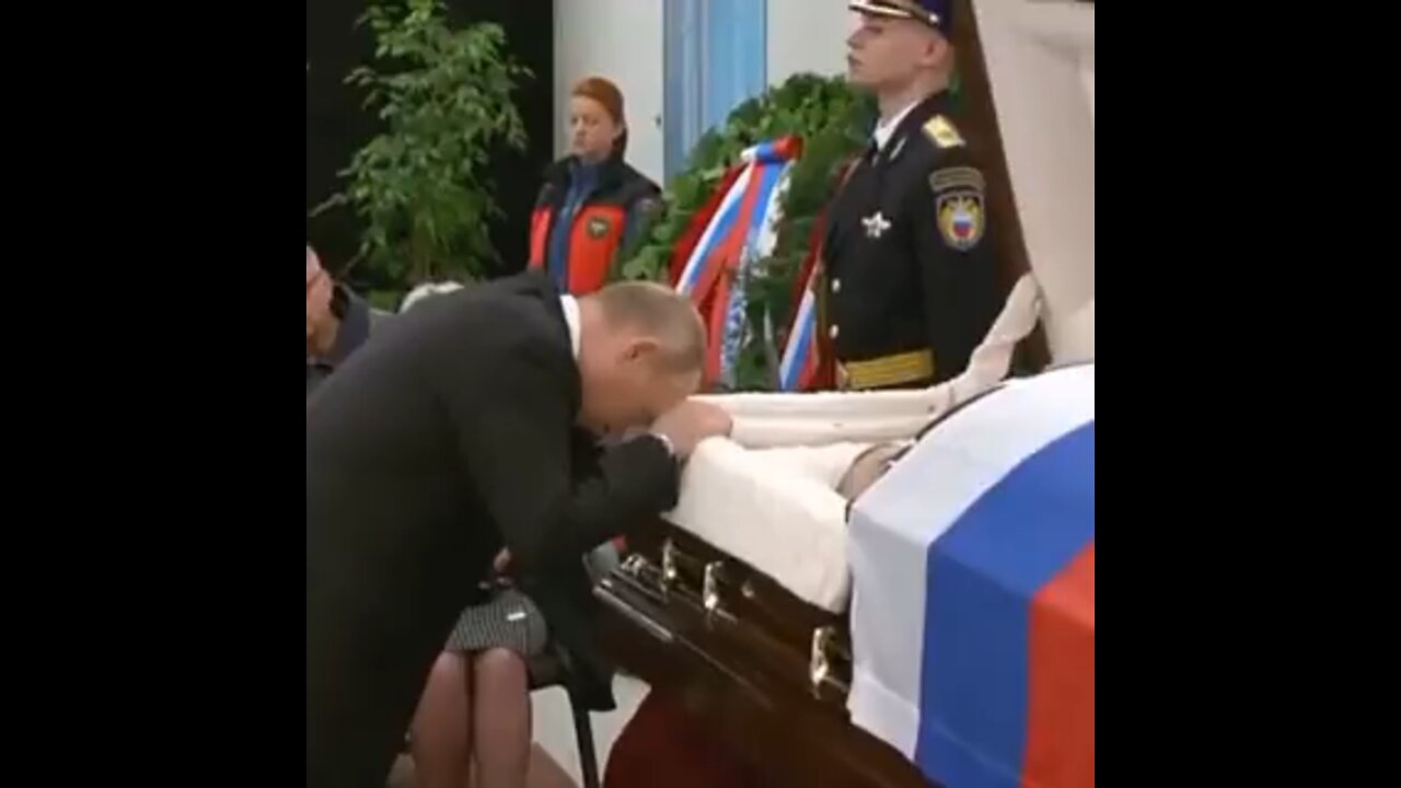 亡くなった非常事態相を偲ぶプーチン大統領