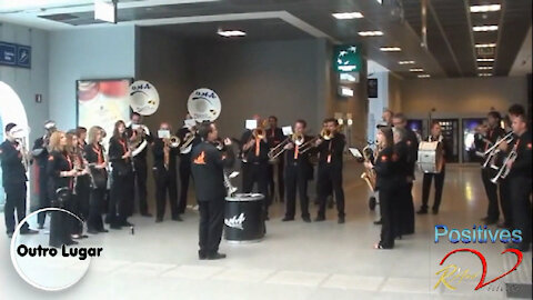 D.M.A. Band Outro Lugar