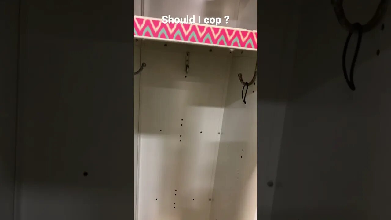 Found a $35 abandoned locker in a thrift store 💀