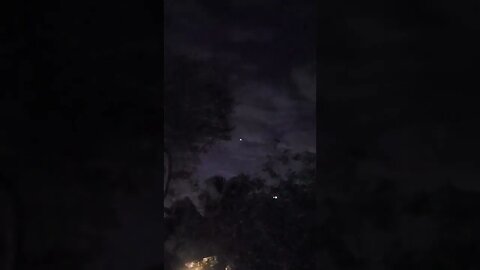 unknown light in sky. any ideas what is it? Feb 8 2022