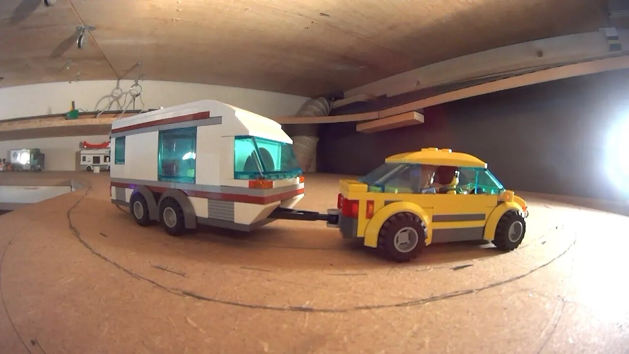Lego 4435 Car and caravan Test drive - Lego Road #003