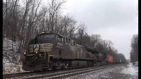 Two intermodals through Grapeville