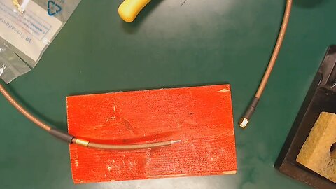 Construção de um cabo coaxial com conectores SMA (RG-400)