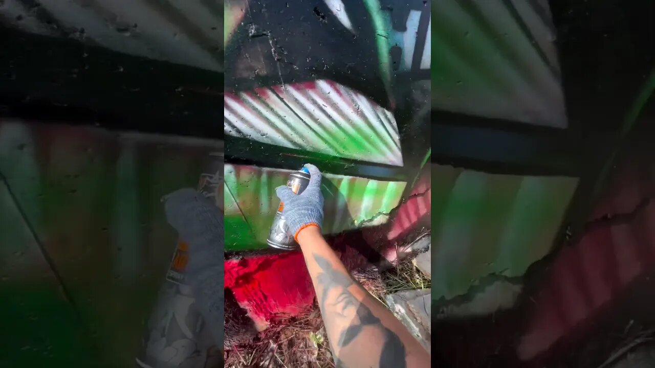 SICK SELF-PORTRAIT GRAFFITI PIECE 😳 #graffitiart #graffiti #shorts