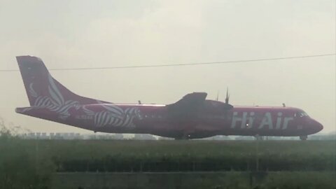 ATR 72-500 Taxing & Take off