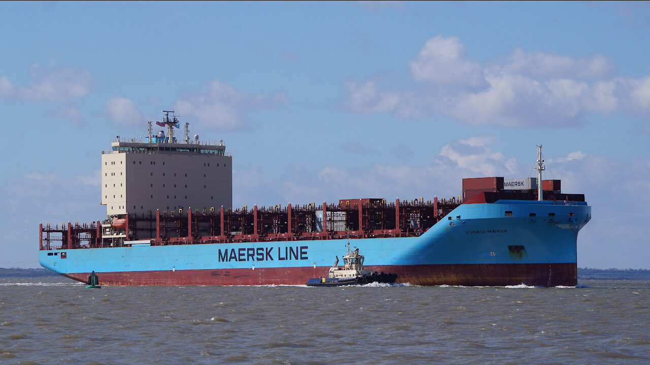 VUOKSI MAERSK arriving at the port of felixstowe 5/5/21