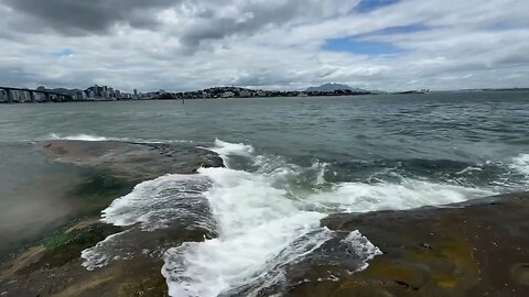 Piscinas naturais no Morro do Moreno em Vila Velha