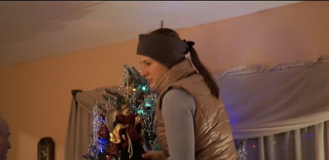 Hendrix 2019 Christmas Tree (Katya) Trimming