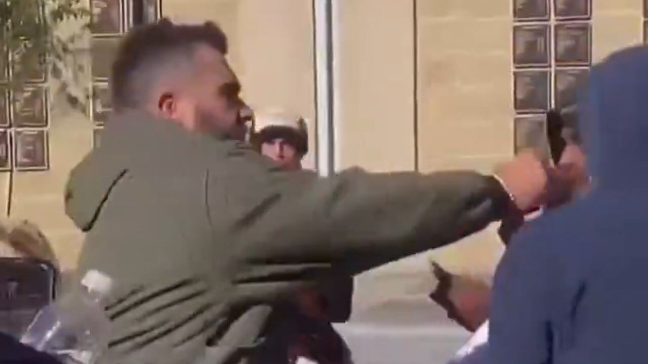 Jason Kelce Handily Shuts Down A Big Mouth Troll After Brother Travis Is Insulted With A Slur