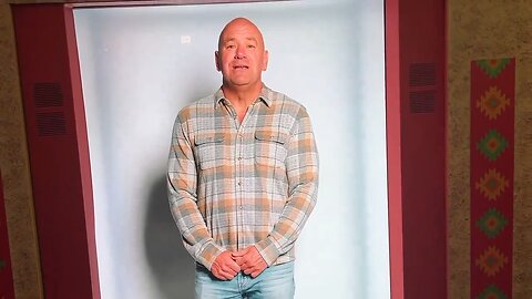 Dana White Greeting Fans in Spanish at UFC 306 Riyadh Season Noche