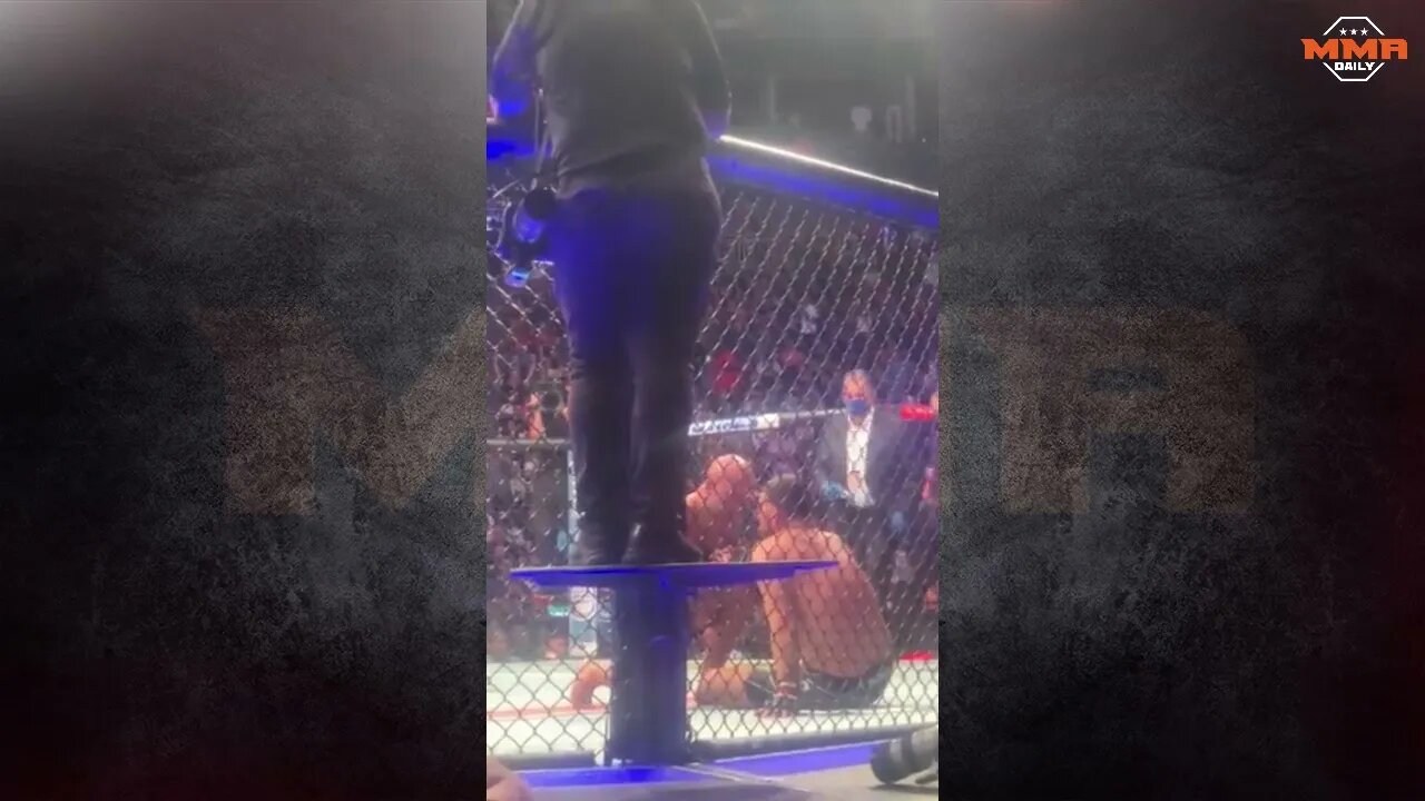 Robbie Lawler walks over to thank Nick Diaz @UFC266