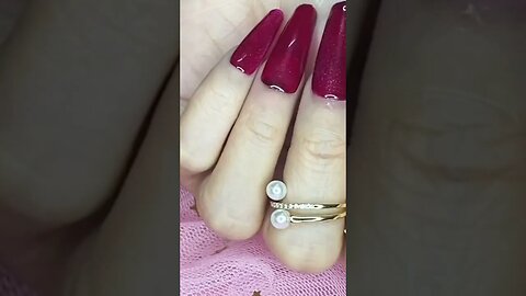 Hey there, nail enthusiasts! 👋✨ Ready to witness the magic of NAILGIL's Cat Eye Gel Nail Polish