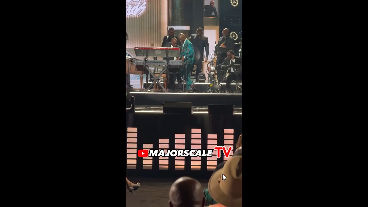 Rickey Smiley gets on organ at the 2024 Stellar award show πΉπΌπΆπ΅