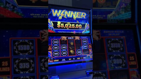 MASSIVE JACKPOT ON LIGHTNING LINK!