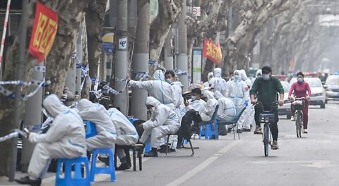 Inumeras PESSOAS COMETENDO SUICIDO NA CHINA Devido Aos Bloqueios e Falta de Alimentos.