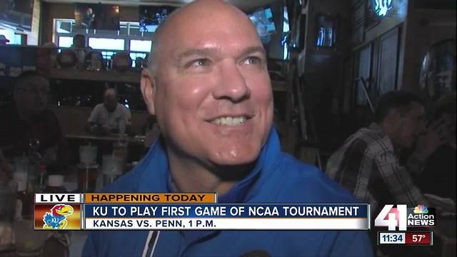 Fans flock to Johnny's Tavern for NCAA Tournament