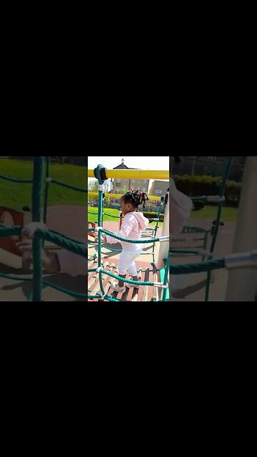 🇬🇧Enjoying the Slide!