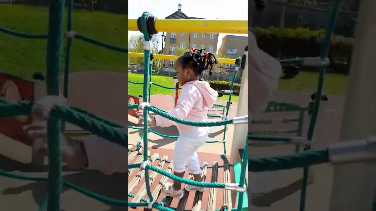 🇬🇧Enjoying the Slide!