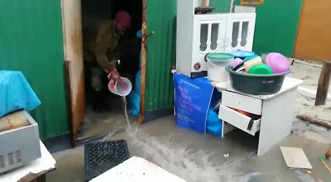 WATCH: Flooding causes widespread damage across Cape Town (s2K)