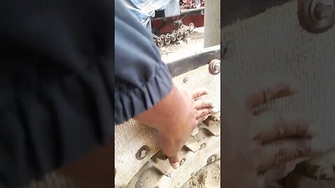 ধান কাটা মেশিনের কলার নিয়ে আর না টেনশন।