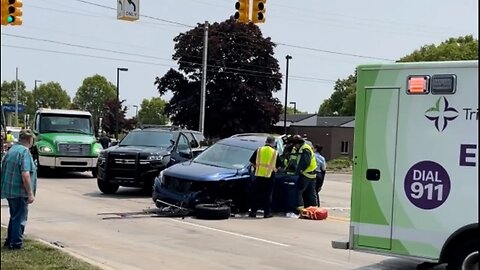 Today Wicked Car Accident.. Right In Front Of My Eyes 👀 ￼