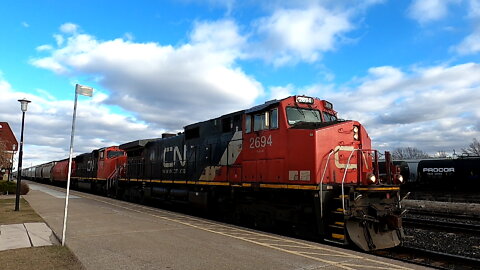 CN 2694 & CN 5618 Engines Manifest Train Westbound In Ontario