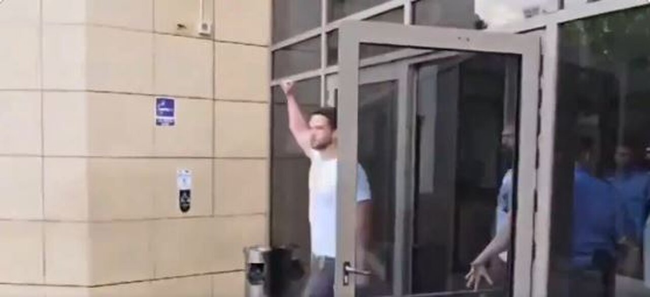 Andrew and Tristan Tate Released from Romanian Jail