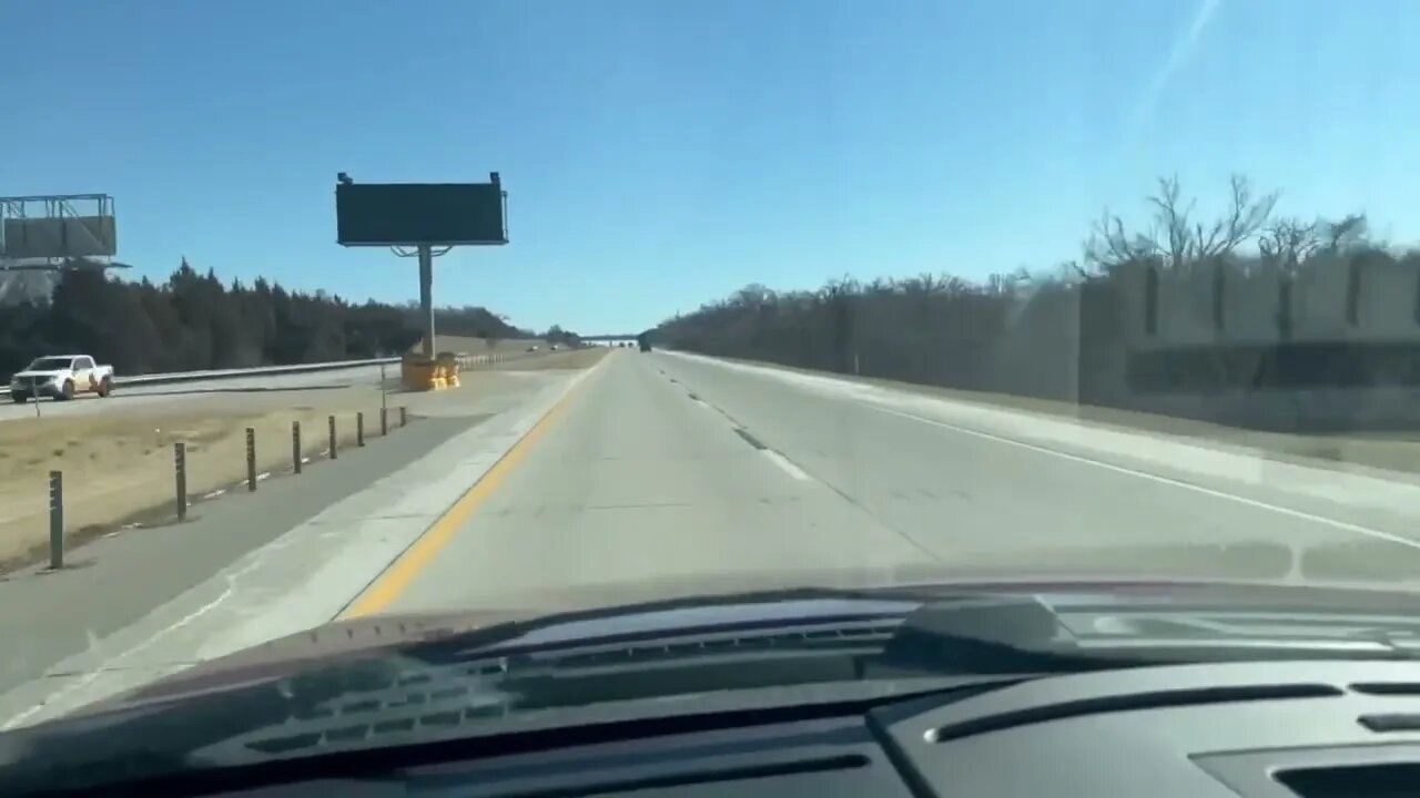 🇺🇸👏CONVOY SUPPORTERS in OK lining the BRIDGES.