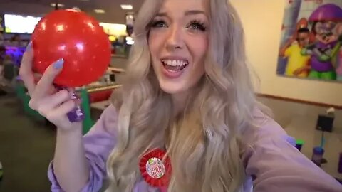I HAD A CHUCK E CHEESE BIRTHDAY PARTY!!!-Lyssy Noel *Reuploaded*