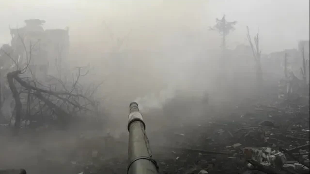 A Russian tank probing Ukrainian position in Artemovsk Bakhmut