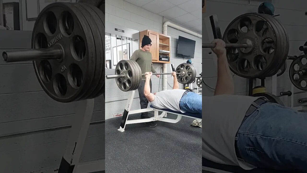 405lbs Raw bench, Crazy 🤪 old man, once again