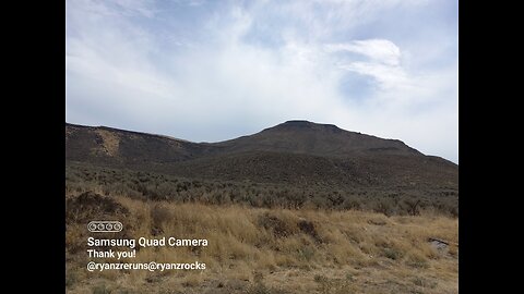 Rockhounding near Mitchell Butte, OR