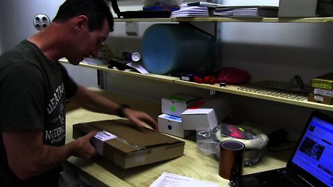 EEVblog #237 - Makerbot Thing-O-Matic Unboxing