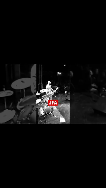 Jodie Foster’s Army #poolskateboarding #punkrock #skaterock #poolskating #skateboarding