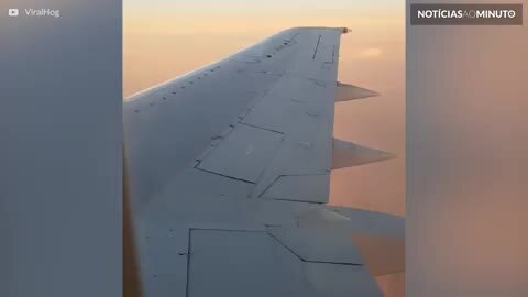 Passageiro de avião faz descoberta assustadora