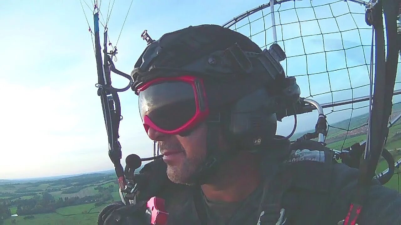 PARAMOTOR.SUNDAY FLYING.NEW STYLE HELMET.LAKE.EARS.