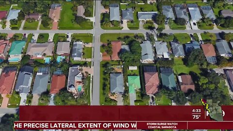 Man grabs jogger in Naples Park