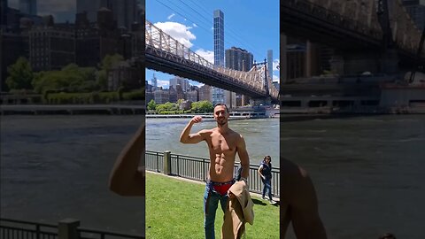 Undressing in New York City 😳