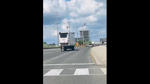 Trailer Dropped In The Middle Of The Road