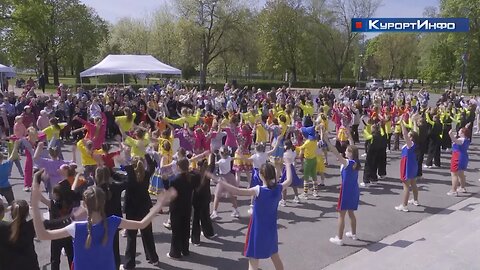 Театрализованный праздник «Парад творчества» состоялся в Сестрорецке