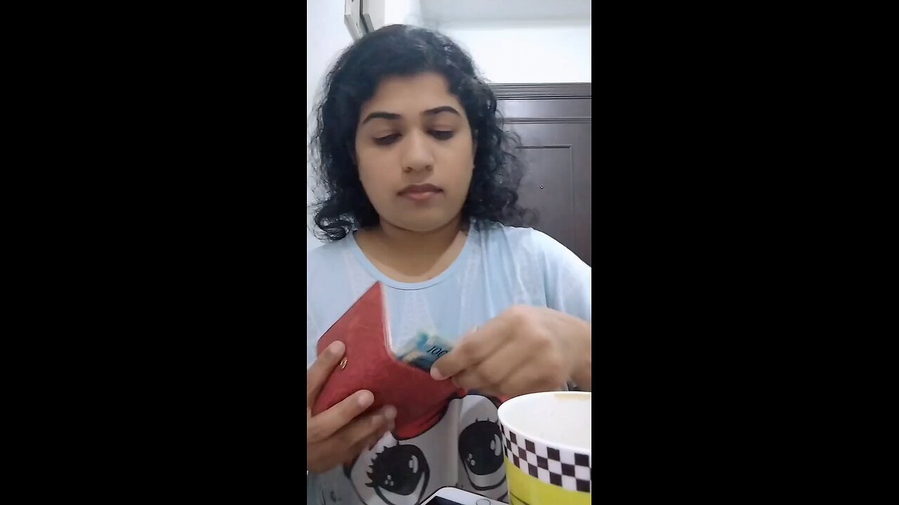 ഞാനൊന്നും അറിഞ്ഞിട്ടില്ലേ... 😇😇