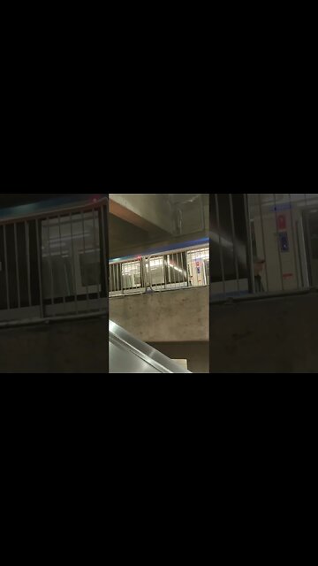 Glimpse Metro up above #viralvideo #train #montreal