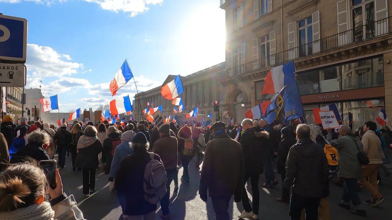 Manifestation, marche pour la paix au départ de Port Royal à Paris le 26/02/2023 - Vidéo 11