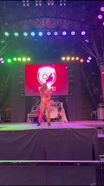 Dancing DJ Show - Las Vegas