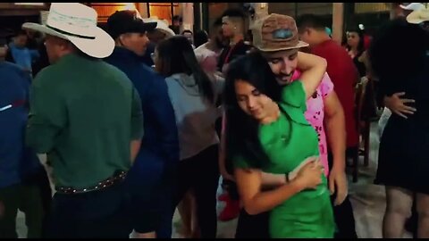 TBT - O DIA QUE DANÇAMOS PISADINHA NA BALADA / A GENTE SE ACABOU NA PISADINHA #piseiro #iaeforró