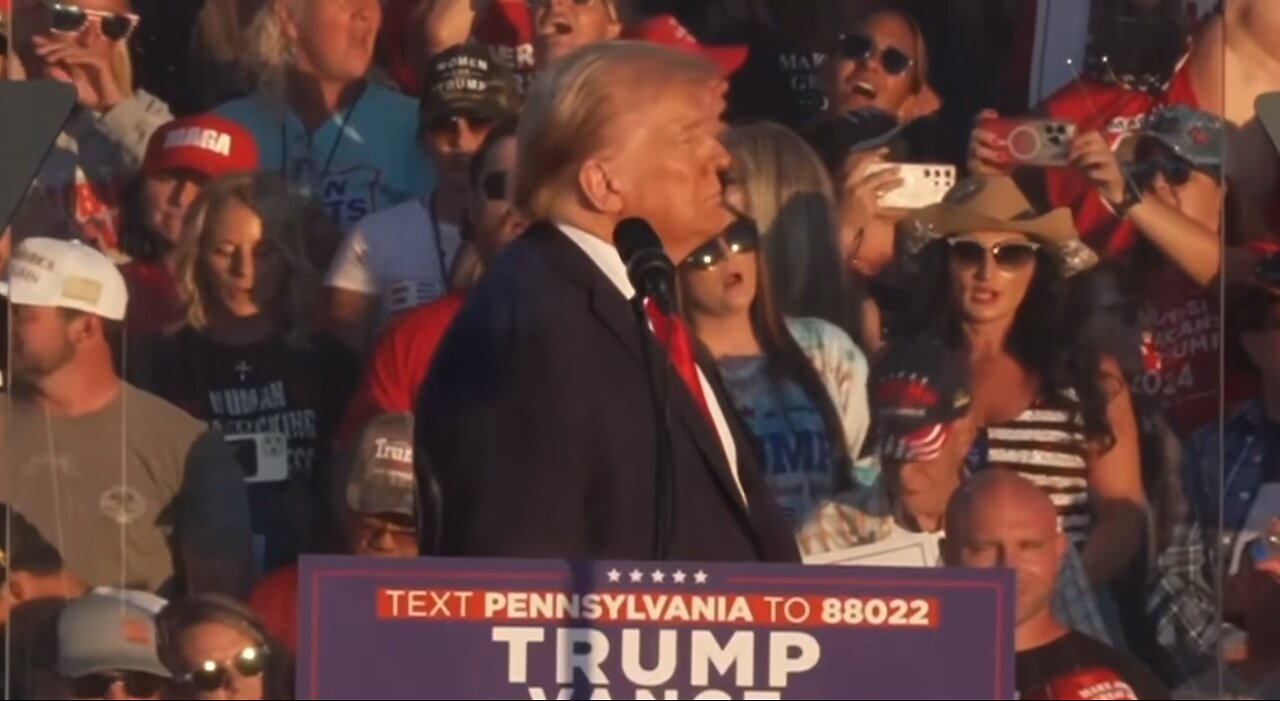 NATIONAL ANTHEM! Trump Sings with Crowd as attendee passed out at Butler 2nd PA rally