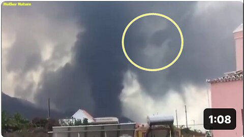La Palma: A face can be seen in the smoke and ash...