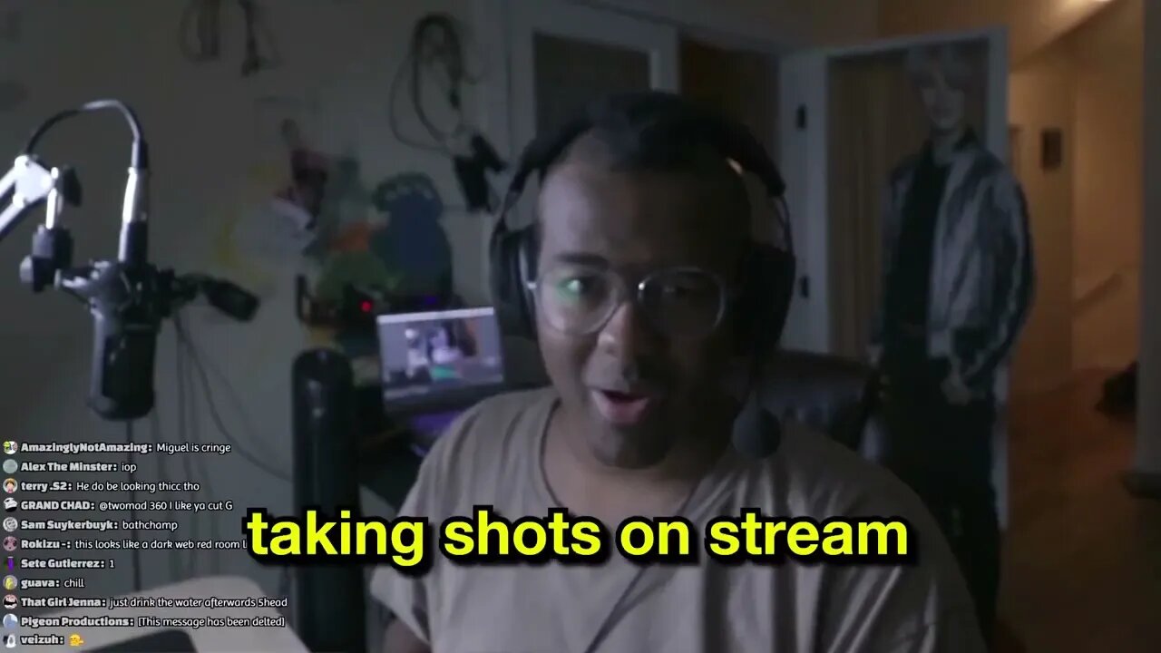 twomad 360 - man has insanity episode on his livestream (cops called) (DELETED VIDEO)