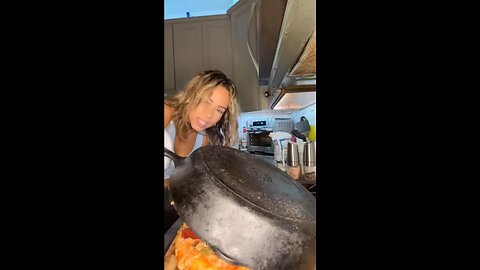 Upside Down Pizza by CookwithBrooke #reaction #recipe #castiron #pizza #shorts #reels #tiktok