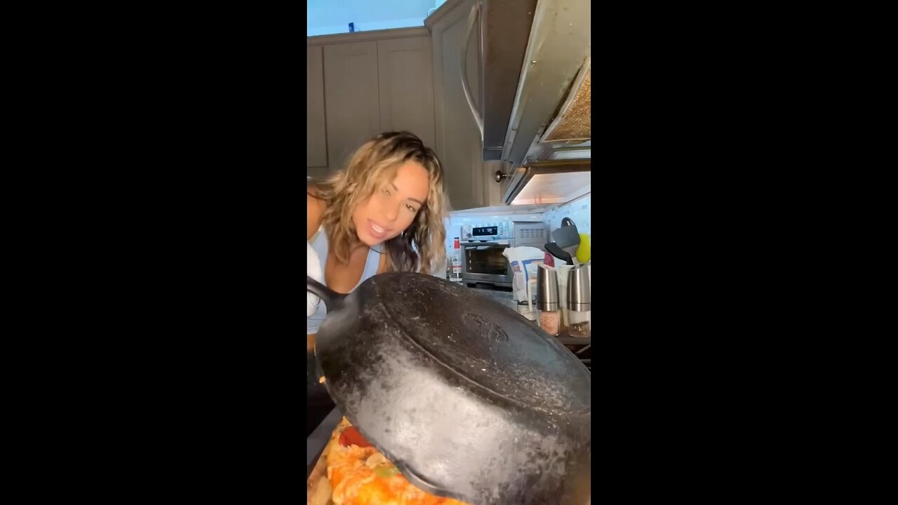 Upside Down Pizza by CookwithBrooke #reaction #recipe #castiron #pizza #shorts #reels #tiktok